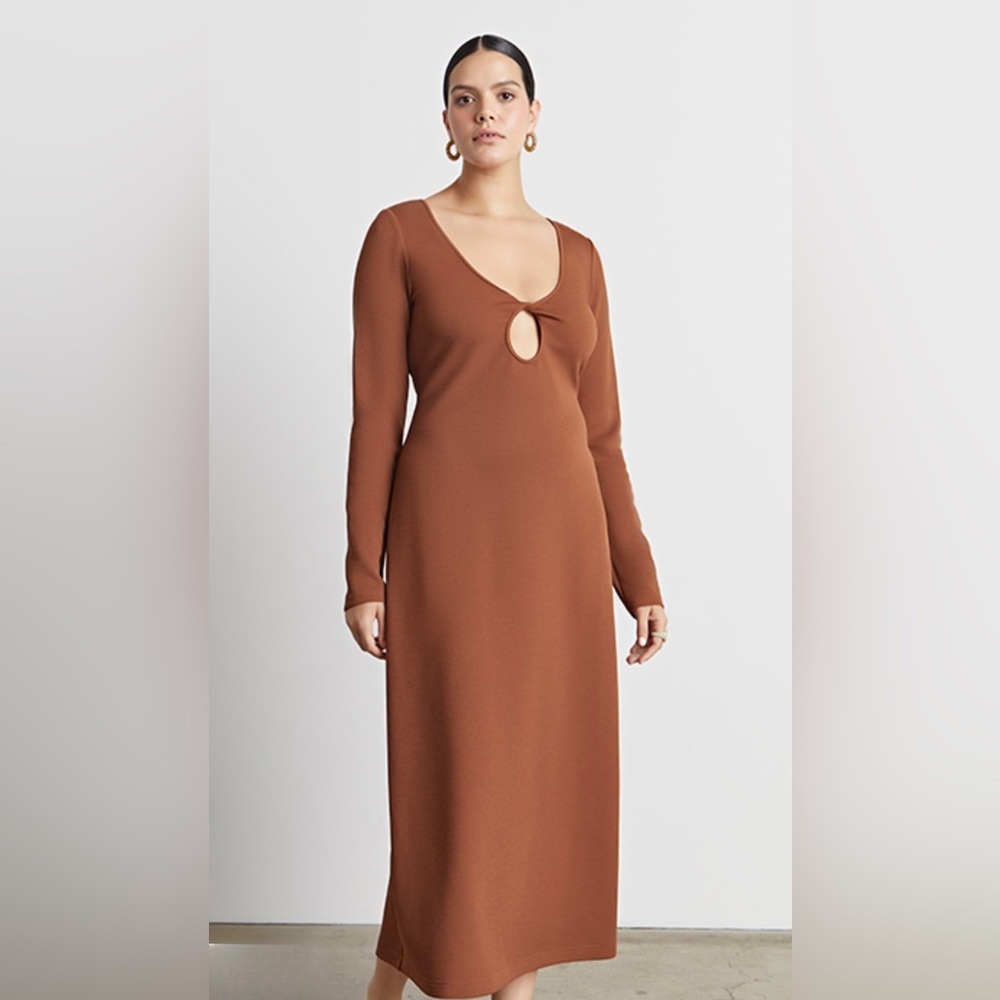 Who What Wear Fox Keyhole midi dress in Cocoa - Picture 1 of 5